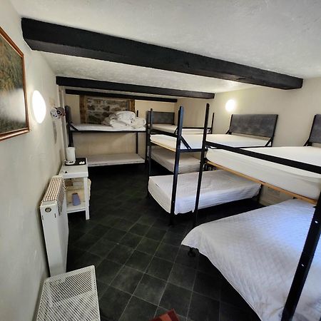 East Dart Inn 耶尔弗顿 外观 照片